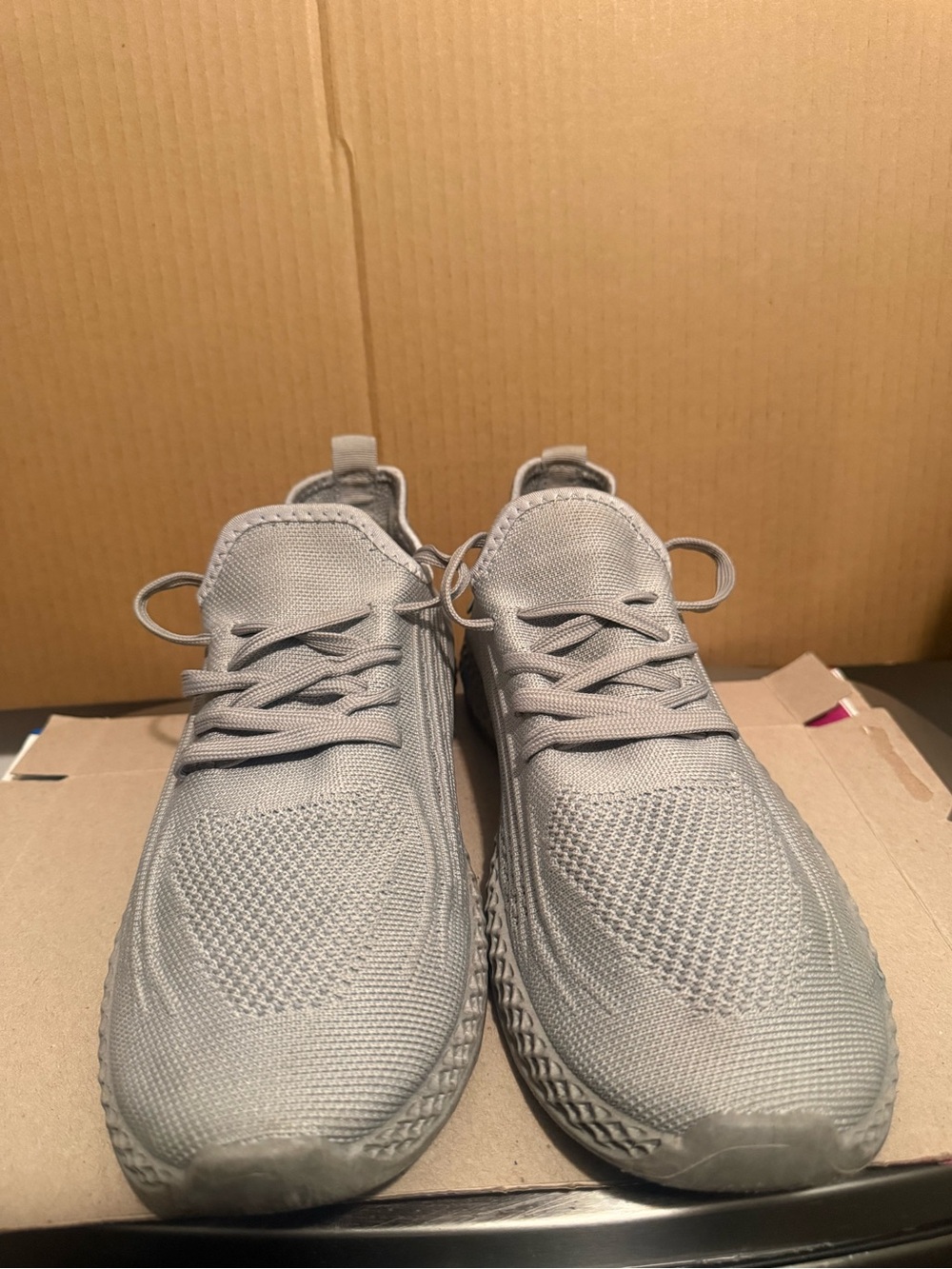 Men's Lightweight PONY ( product of New York) walking shoes size